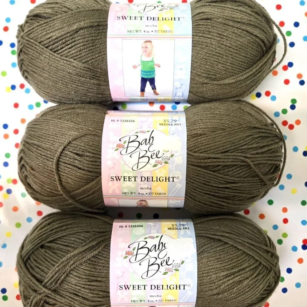Baby Bee Sweet Delight Yarn in MOCHA